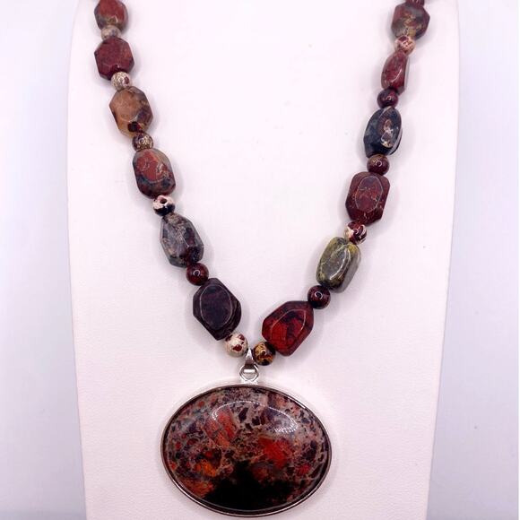Vintage Red Agate and Jasper Beaded Necklace with Cabochon Pendant - Picture 3 of 8